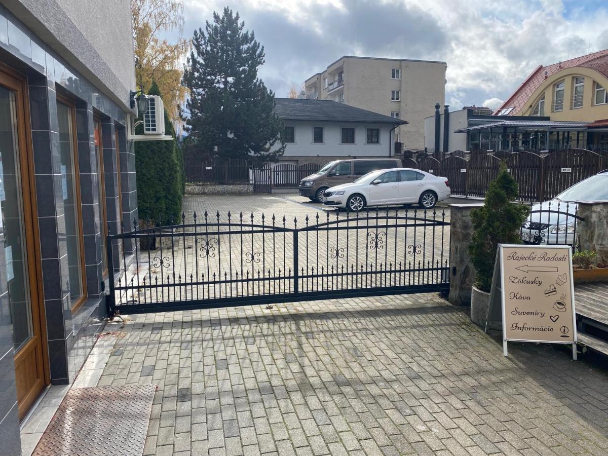 Apartman Posta Rajecke Teplice Exterior photo